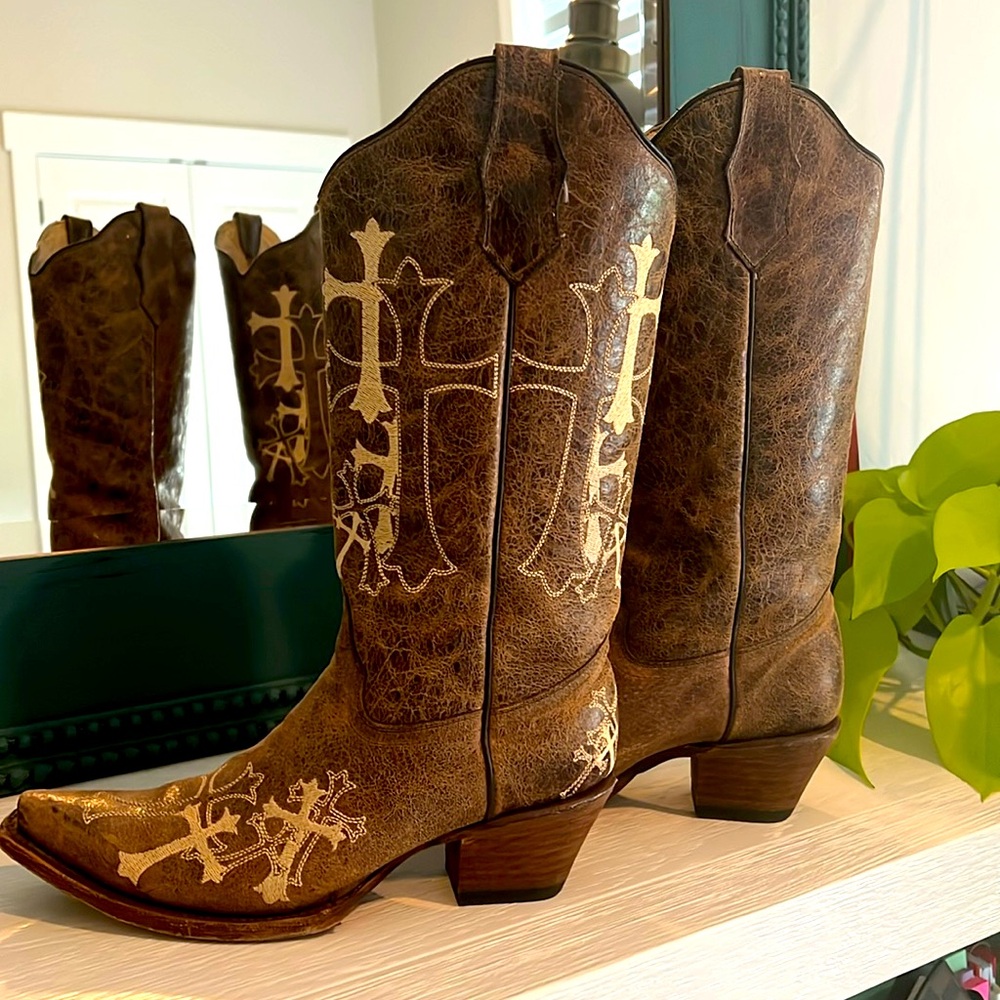 Circle G brown western leather cowgirl boots! Size 8 1/2 M. Like new!👢